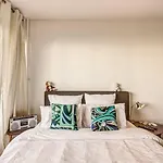 Rue Saint-Maur 1-Bed Studio Balcony And View