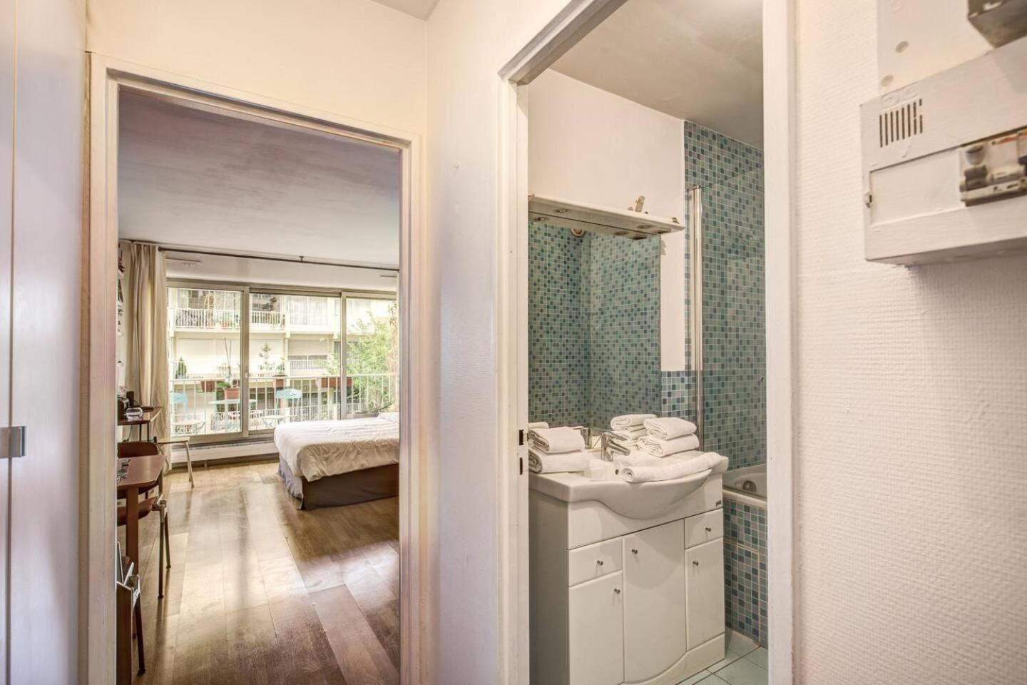 Appartement Rue Saint-maur 1-bed Balcony And View